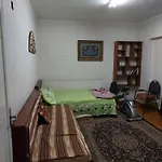 Cosy Large Apt Near The Airport