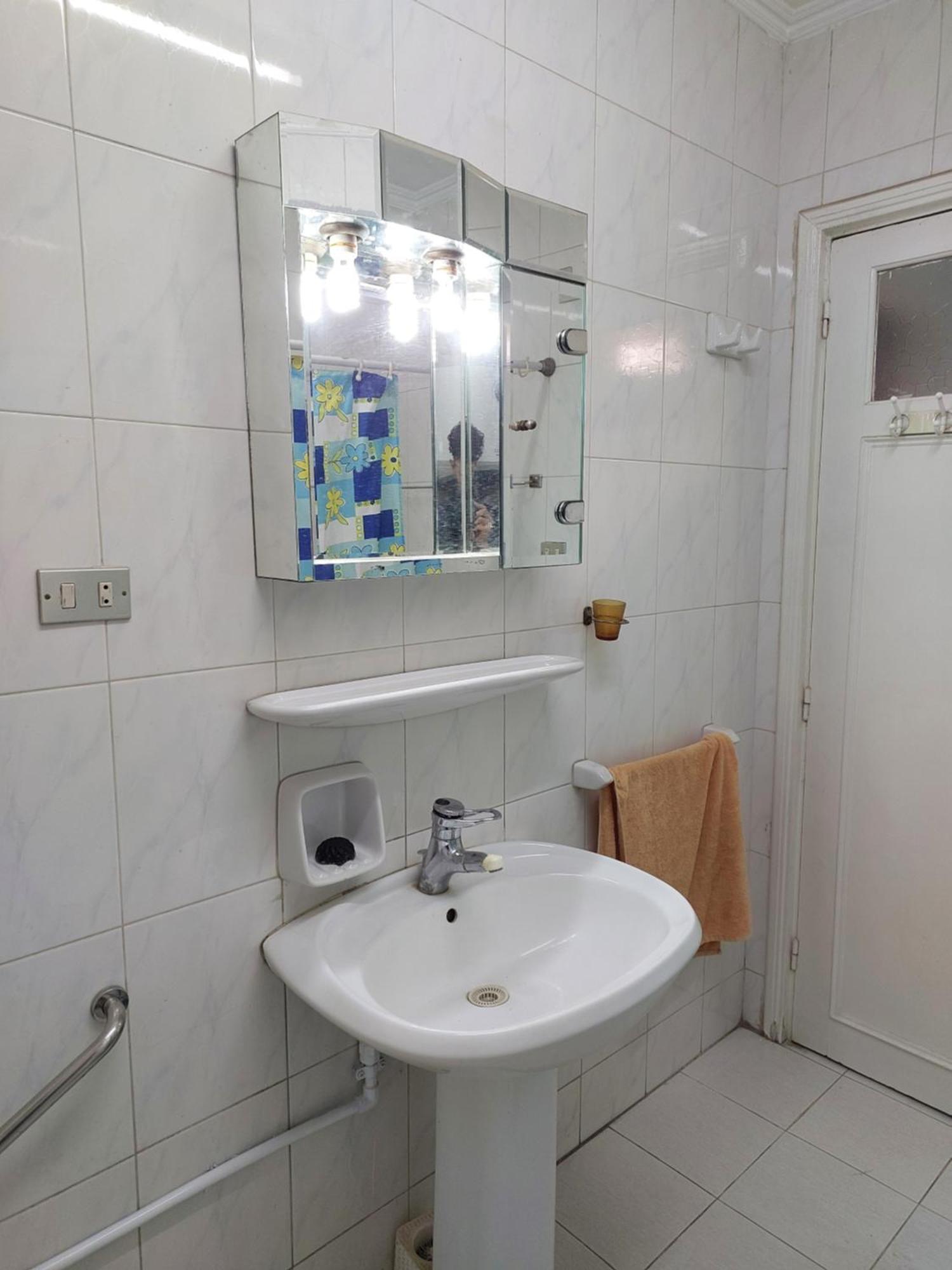 Cosy Large Near The Airport Apartment *