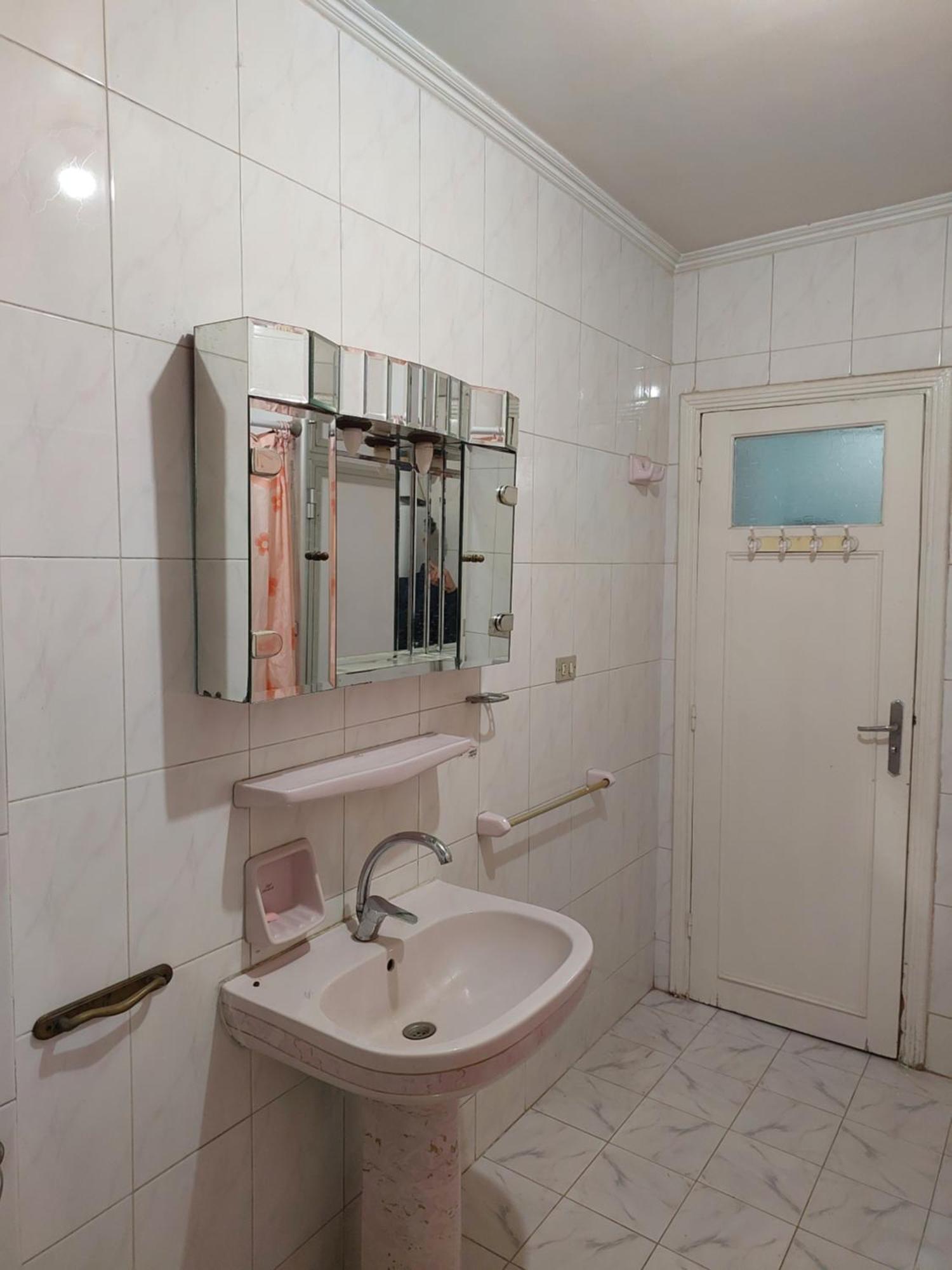 Cosy Large Near The Airport Apartment *