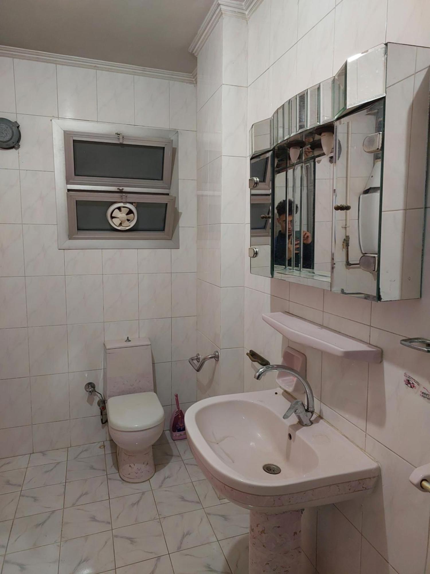 Apartment Cosy Large Near The Airport Cairo